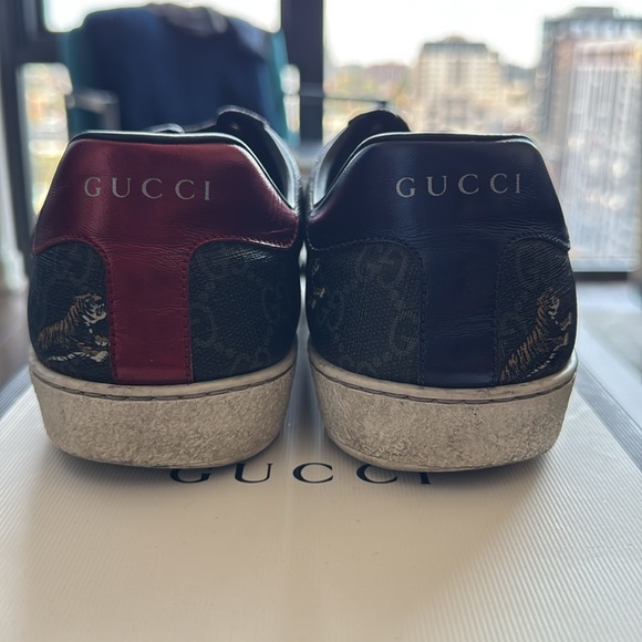 Authentic Gucci Ace Sneaker W/ Tiger Print - Picture 3 of 7